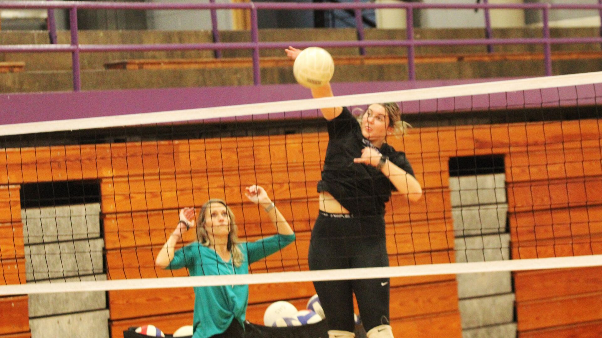 IMG_3704_Snapseed Mallory Holland Shelbyville volleyball.jpg